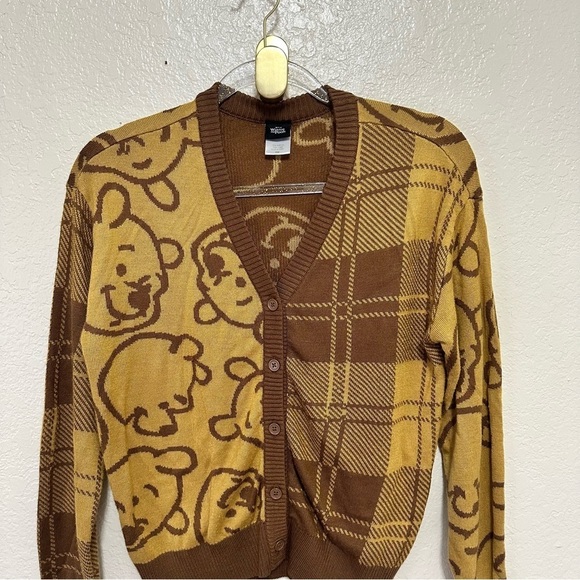 Disney Winnie the Pooh Plaid Pooh Bear Outline Women's Cardigan size M - Picture 4 of 10